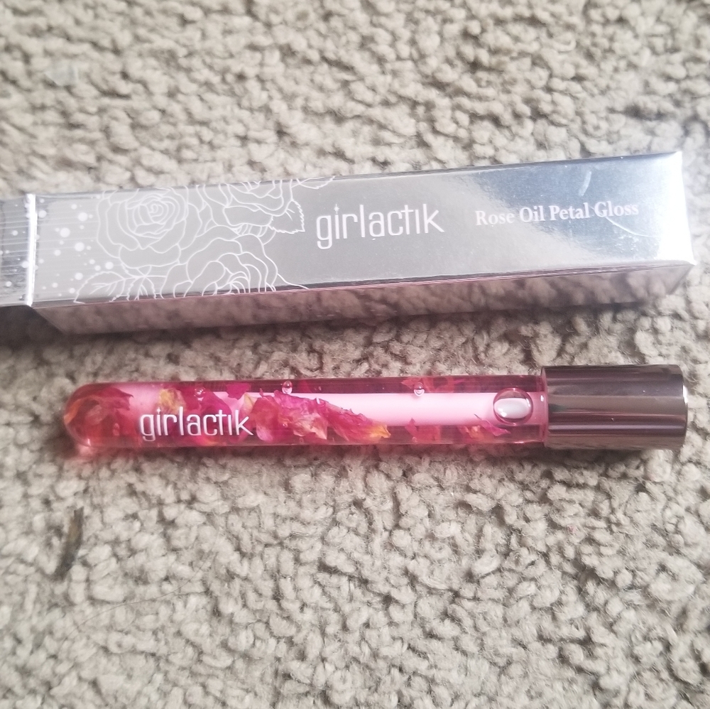 Girlactik/rose oil petal gloss